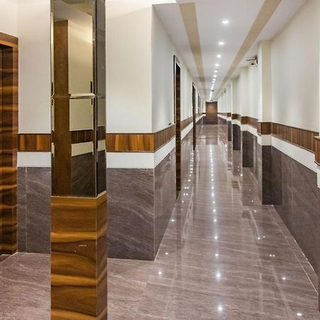 Hotel Hometown Near Us Embassy Bkc Mumbai Exterior photo